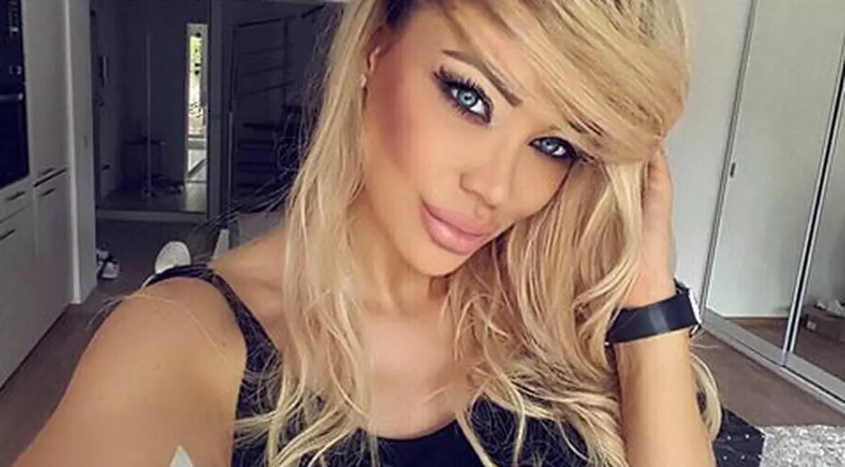 Bianca şi-a arătat, în sfârşit, burtica de gravidă: "Bebe nu mă lasă să dorm"