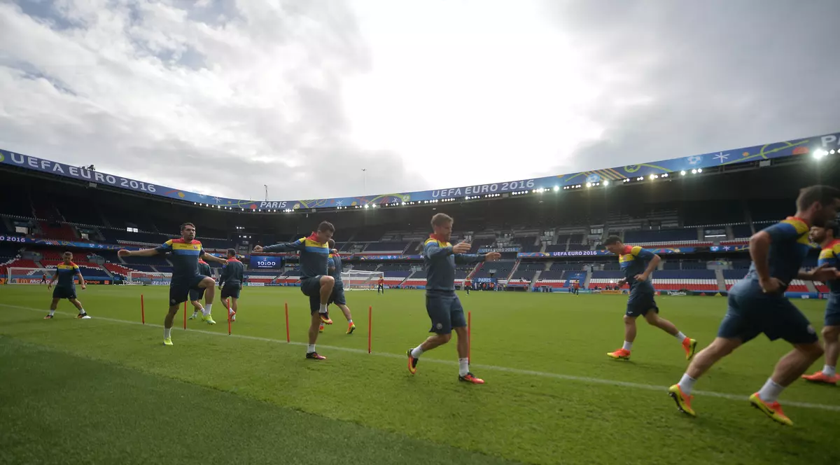 Euro 2016. Tricolorii au efectuat antrenamentul oficial pe stadionul Parc des Princes. Ce schimbări face Tata Puiu / GALERIE FOTO&VIDEO