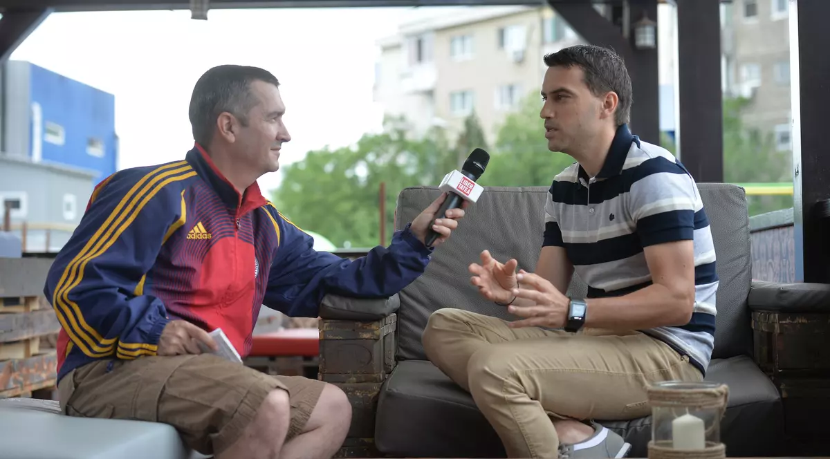 În drum spre Paris, echipa Libertatea l-a vizitat la Arad pe Ovidiu Hațegan, arbitrul român care merge în Franța: ”Sper să mă întorc cât mai târziu de la Euro!” | FOTO&VIDEO EXCLUSIV