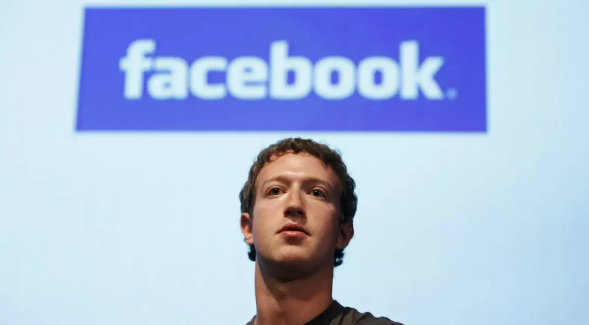 Mark Zuckerberg, fondatorul Facebook, se face patron de club de fotbal