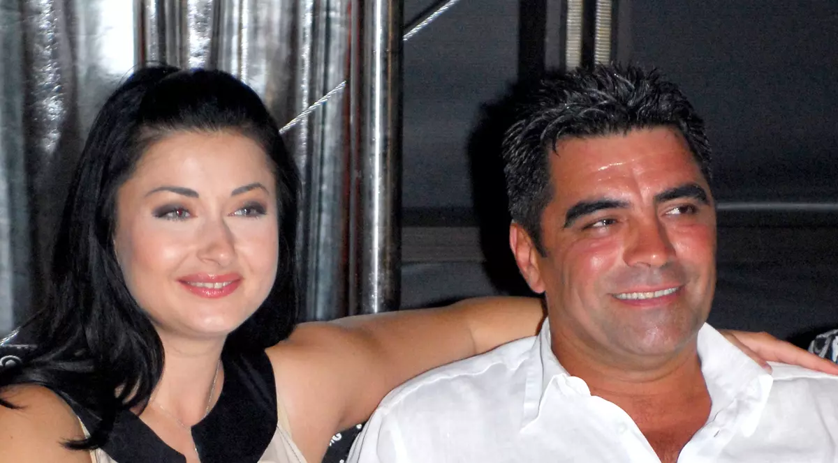 FOTO FĂRĂ PERDEA/ Cât de ușor renunța Gabi Cristea la sutien în prezența lui Marcel Toader!