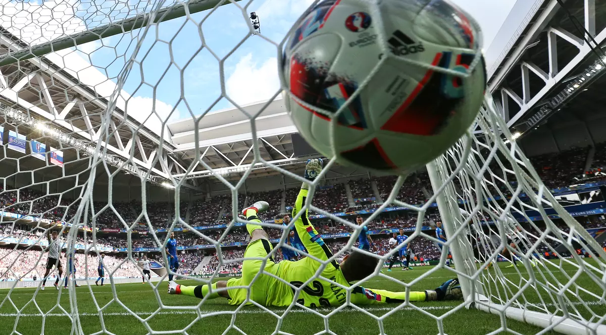 Euro 2016. Germania - Slovacia 3-0. Meci într-un singur sens la Lille. Boateng, Gomez și Draxler au marcat, Ozil a ratat un penalty