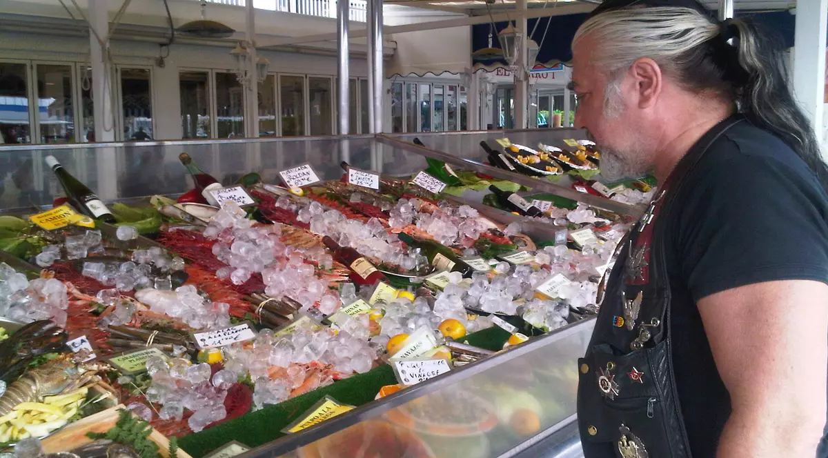 EXCLUSIV/  Liderul Phoenix e pasăre călătoare! Imagini nemaivăzute din ”cuibul” său din Spania