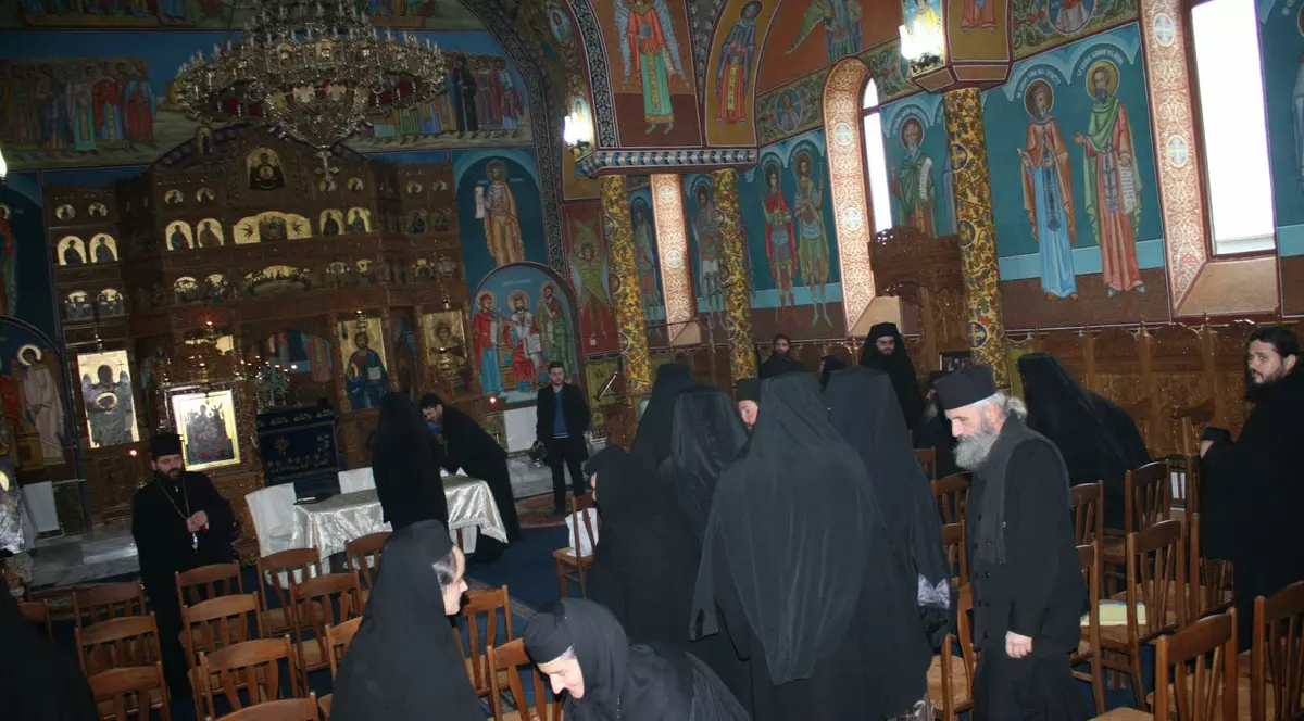 Arhiepiscopia Tomisului este în război cu preoţii  caterisiţi, unii chiar ”dealeri de etnobotanice”