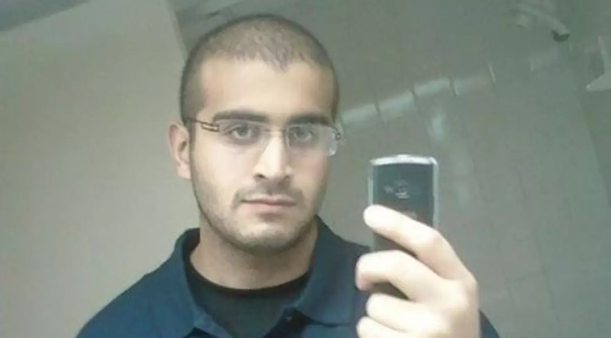 Ce făcea teroristul din Orlando în timp ce victimele sale zăceau într-o baltă de sânge