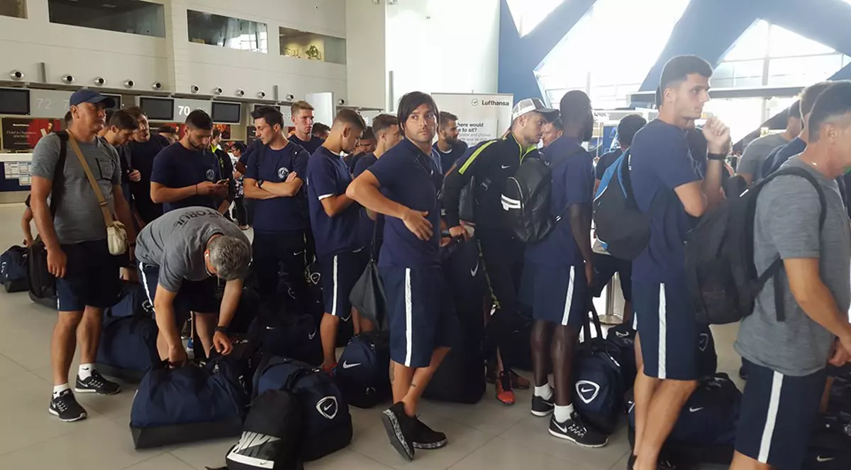 Viitorul, plecare cu peripeții în Polonia. Avionul care trebuia să-i ducă pe constănţeni la Varşovia, nu a mai ajuns la Bucureşti