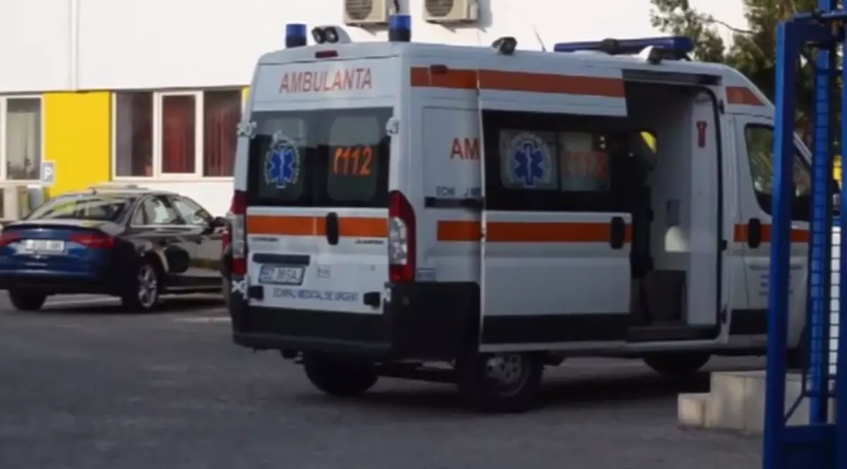 Un muncitor a murit, după ce a căzut de pe acoperișul ISU Vrancea
