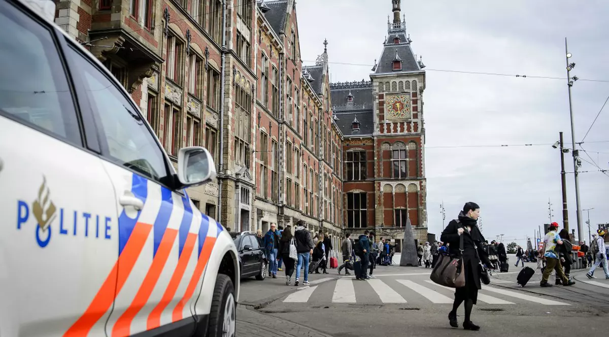 Caz șocant la Amsterdam! O femeie a murit după ce a băut doi litri de apă