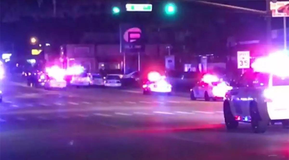 Atac armat într-un club din Florida! Două persoane au murit și 17 au fost rănite