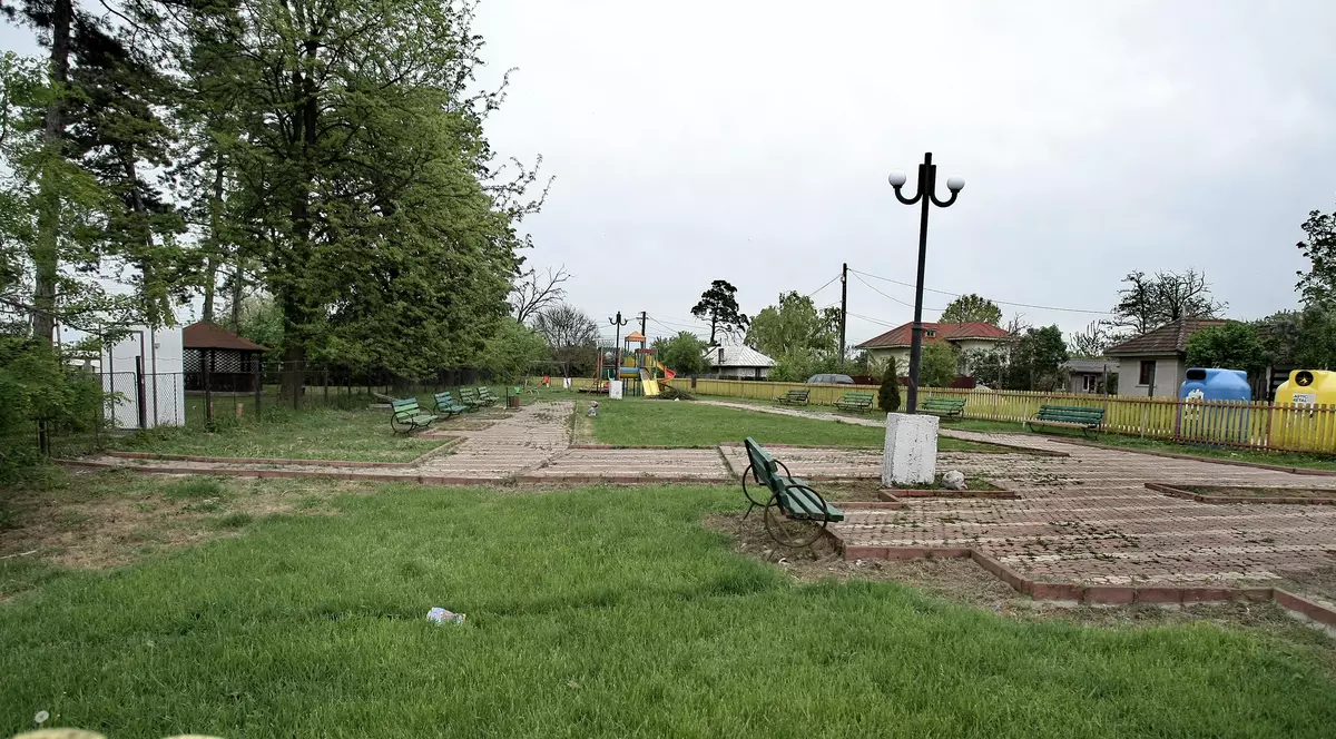 De ce are comuna Periş mai multe parcuri pe cap  de locuitor decât Bucureștiul? Le-a făcut primarul!