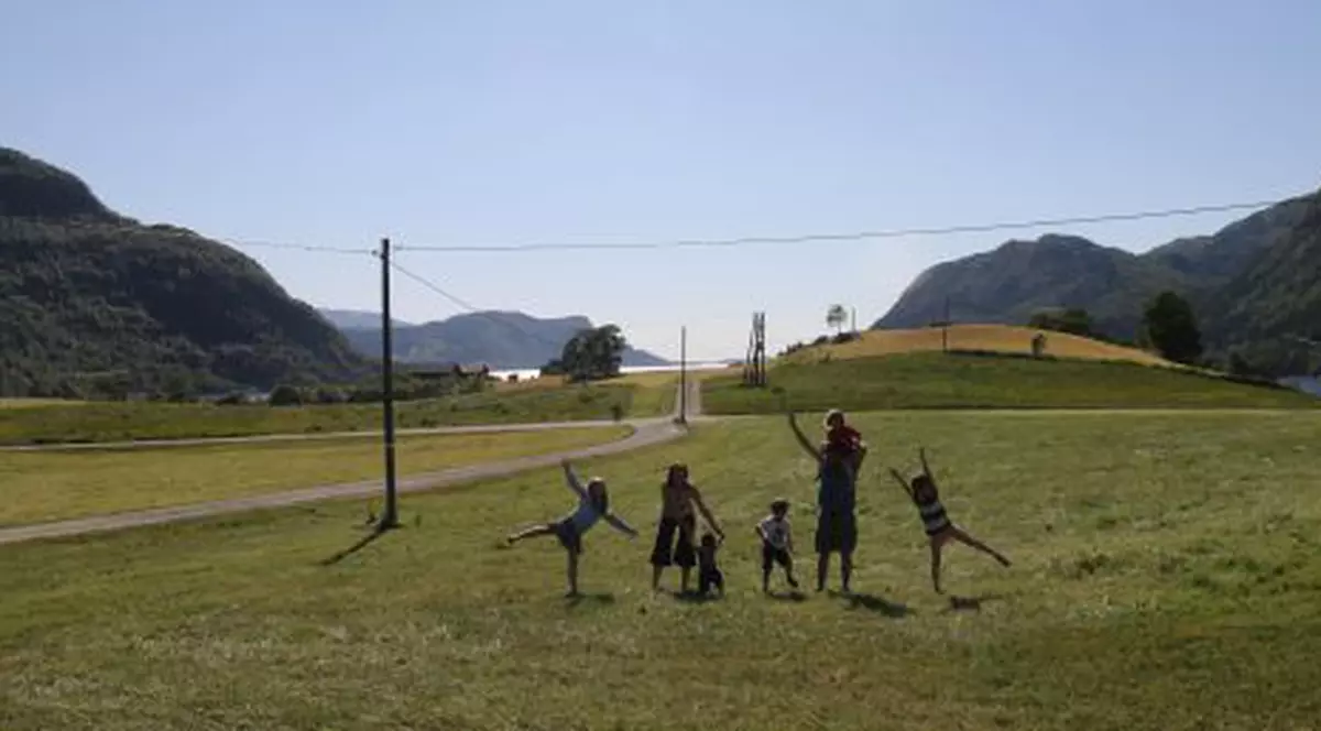 VIDEO | Familia Bodnariu a venit în România în formulă completă | «Lupta nu s-a terminat încă»
