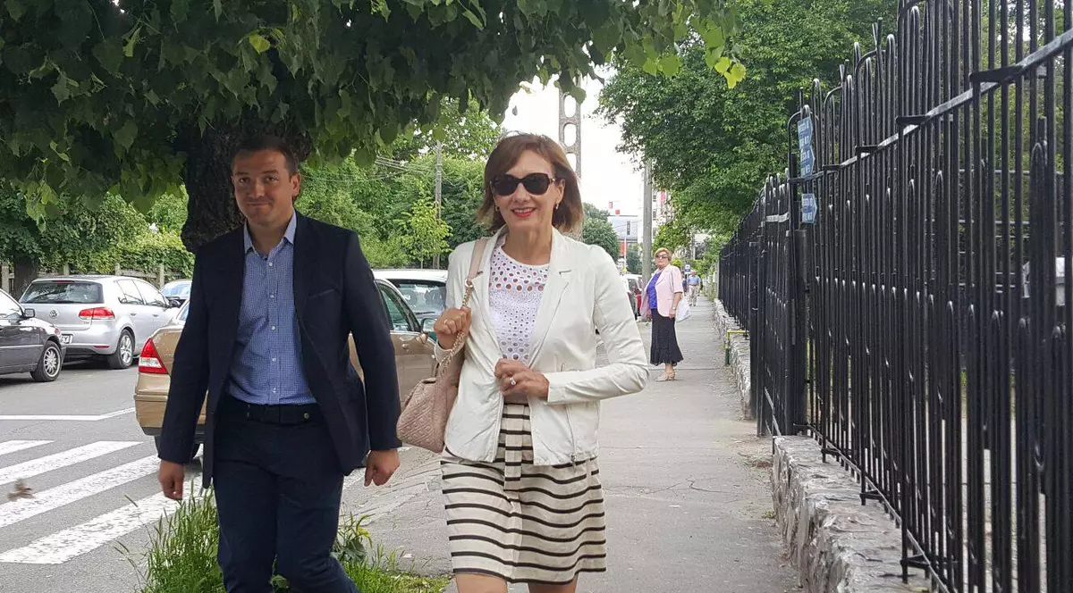Carmen Iohannis a votat la Sibiu | Cum s-a îmbrăcat Prima Doamnă