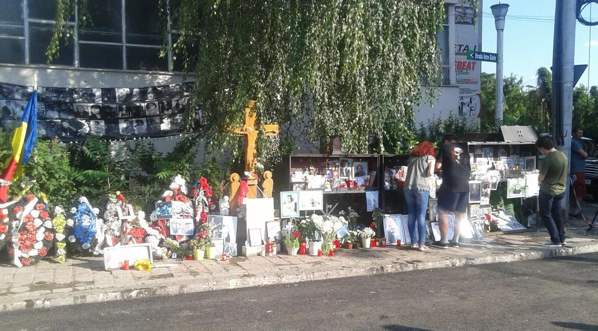 Au uitat de Colectiv! La 8 luni de la tragedie, cele 64 de victime au fost comemorate de o mână de oameni