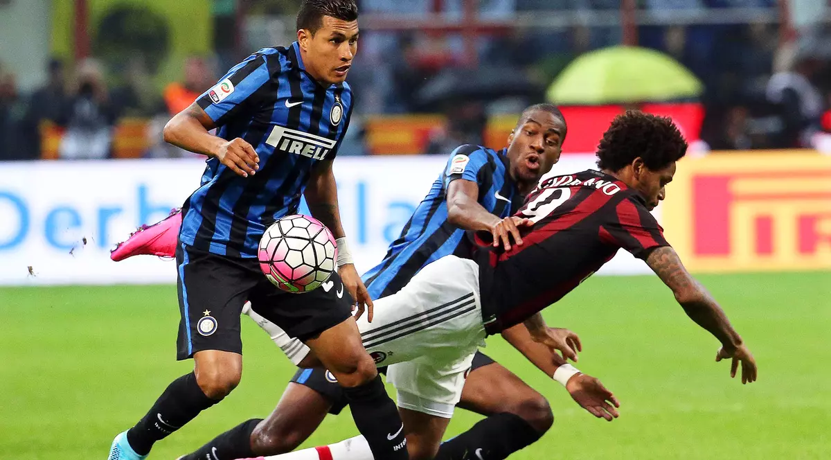 Cele mai tari glume de pe net după ce chinezii și-au anunțat intențiile de la cumpăra celebrele Inter Milano și AC Milan. Foto în articol