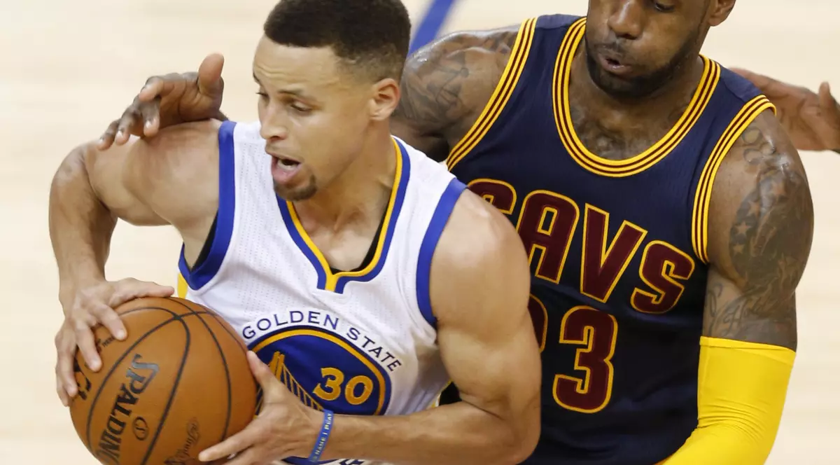 Finala NBA, meciul 1. A-nceput nebunia, a-nceput gălăgia! Golden State Warriors - Cleveland Cavaliers 104-89 / VIDEO