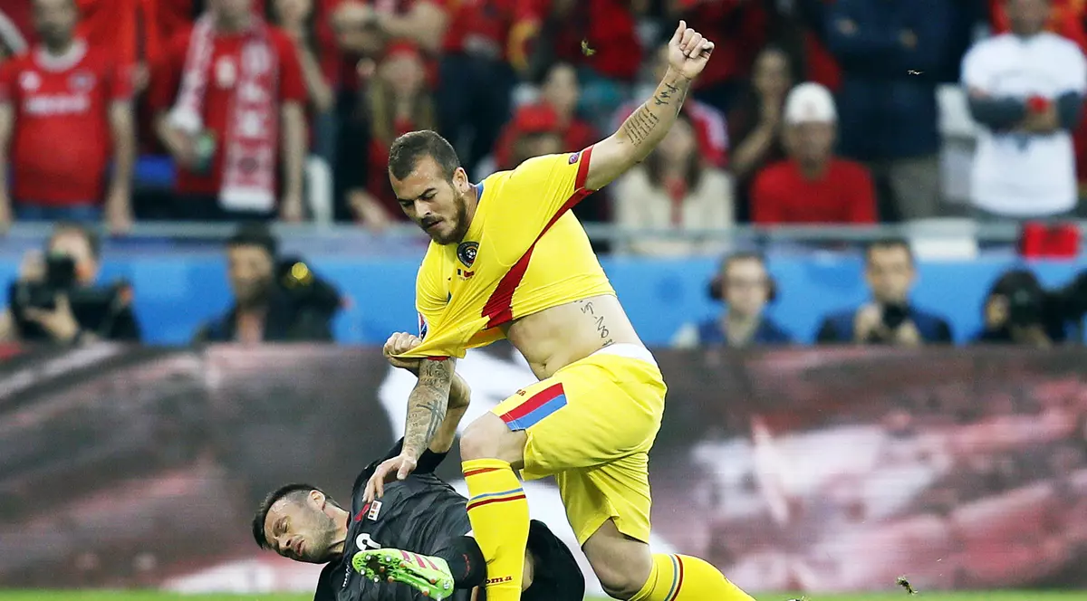 Euro 2016. Denis Alibec își toarnă cenușă în cap: ”Ne cerem scuze poporului”