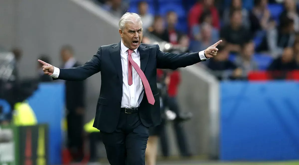 Anghel Iordănescu, blestemat de oamenii străzii