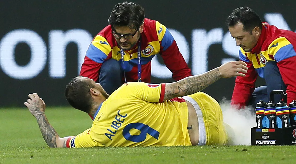 Euro 2016. România a avut multe mâini moarte, dar și multe mâini tatuate. Trei tricolori sunt în topurile UEFA / FOTO