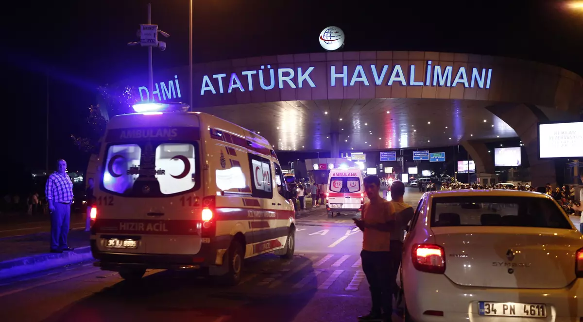 Atentate Istanbul | MAE: 40 de români au cerut ajutor în urma atacului terorist