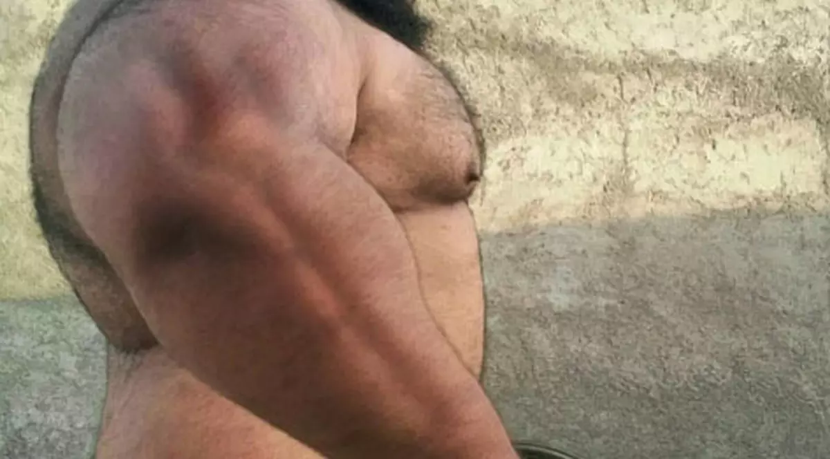 Hercule există și trăiește în Iran! Uite cum arată cel mai musculos om din lume