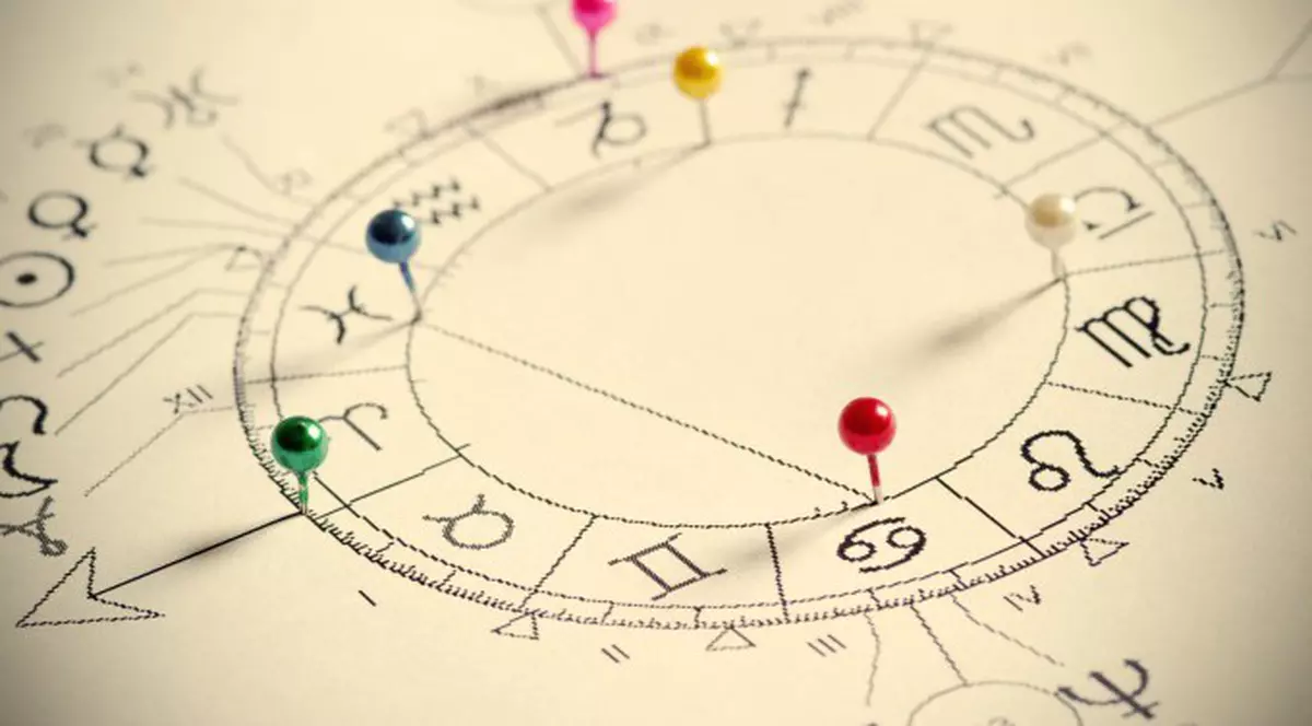 Horoscopul lunii decembrie. Află dacă ești printre zodiile norocoase!