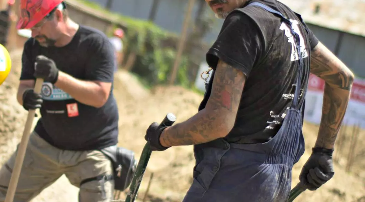 ”Cârcotașul” Cristi Hrubaru a ajuns la sapă!