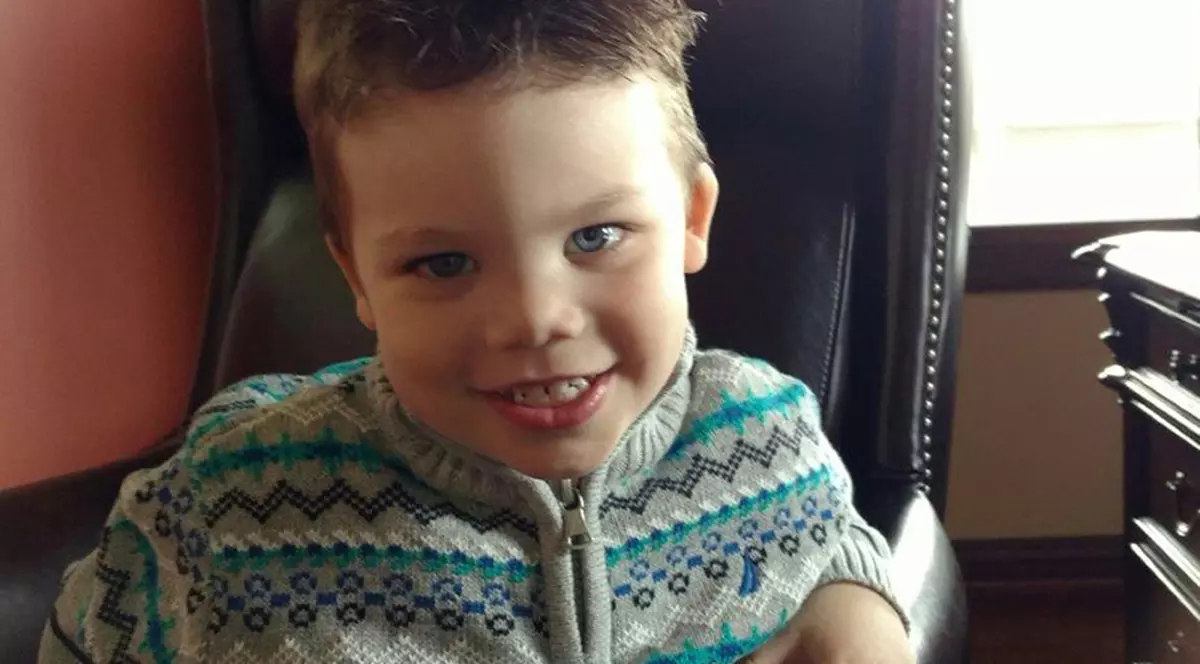 Prima poză cu micuțul  tras în apă de un aligator la Disney World. Cadavrul lui a fost găsit intact