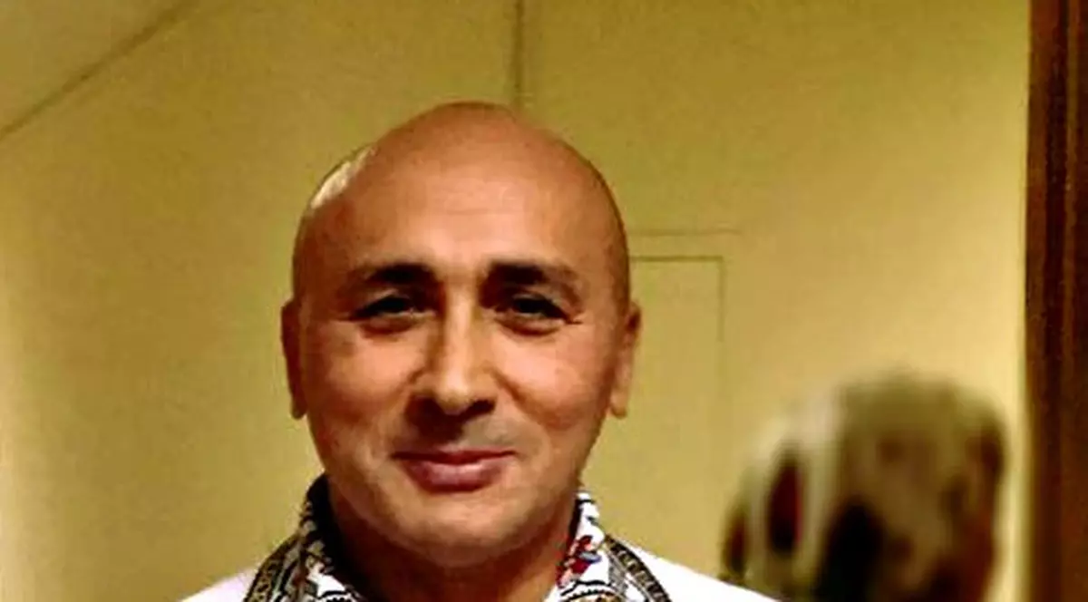 Panică în tagma soliștilor de muzică populară! Marcel Pavel se apucă de doine