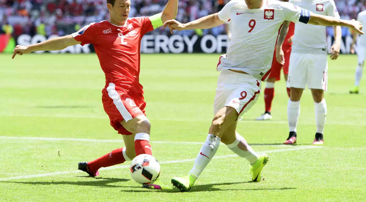 Euro 2016. Elveția - Polonia 1-1 (4-5 la loviturile de departajare). Shaqiri a înscris cel mai frumos gol al turneului final. Xhaka i-a ”îngropat” pe ”ceasornicari” la loviturile de departajare