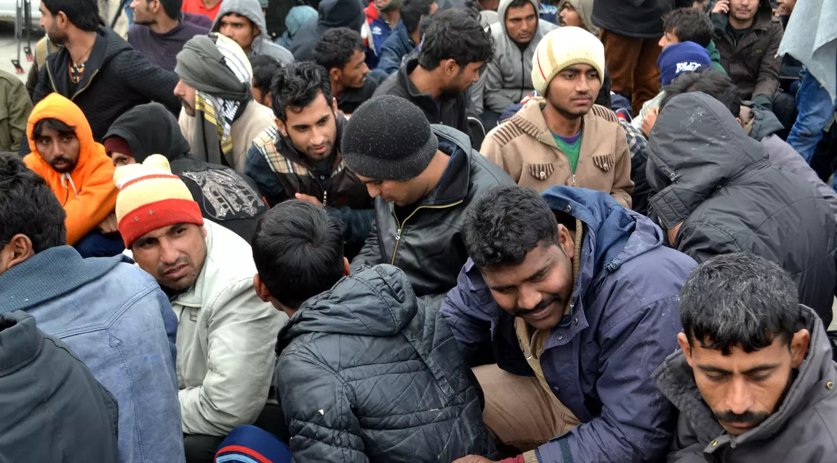 Violențe într-o tabără de refugiați din Grecia, soldate cu 15 răniți