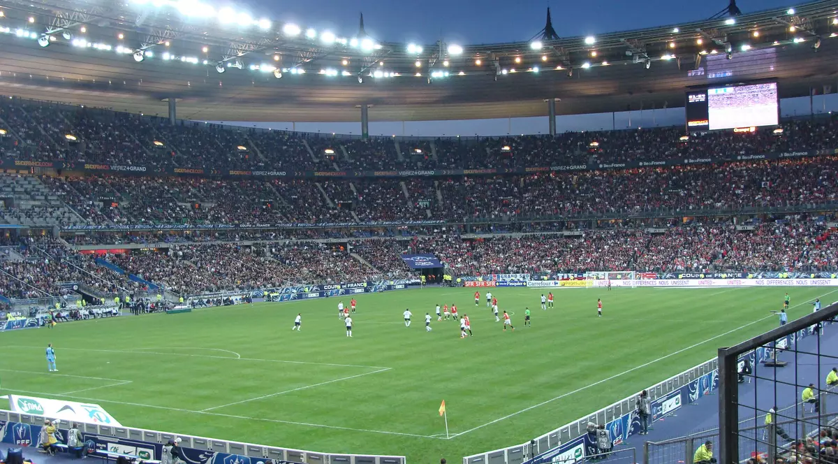 Alertă teroristă înainte de Franța-Islanda. O mașină a fost detonată lângă Stade de France