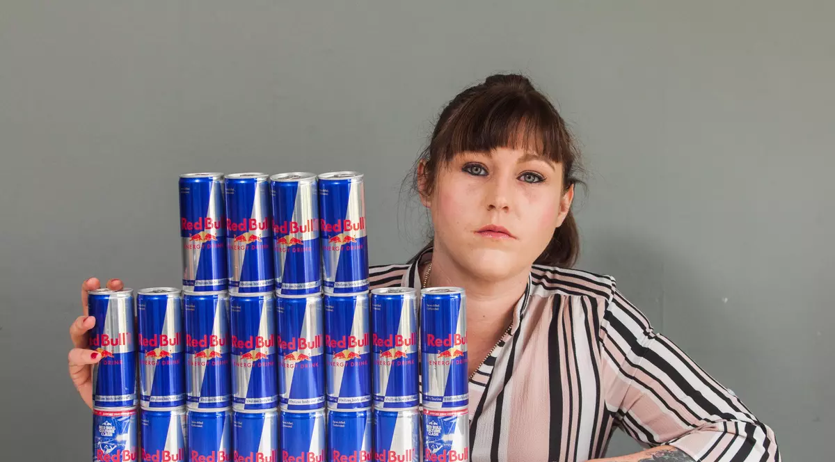 Timp de patru ani, o femeie a băut zilnic 20 de cutii de energizant. Ce au descoperit medicii