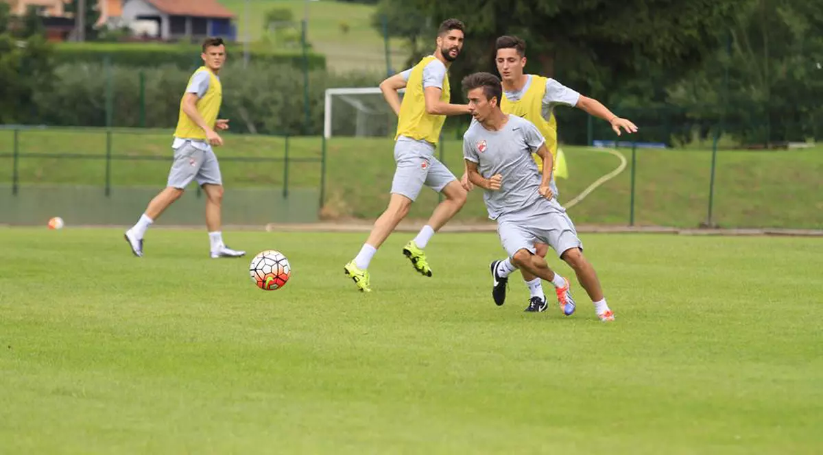 Fotbal. Dinamo a pierdut primul amical în cantonamentul din Slovenia. Andone a folosit sistemul 4-3-3