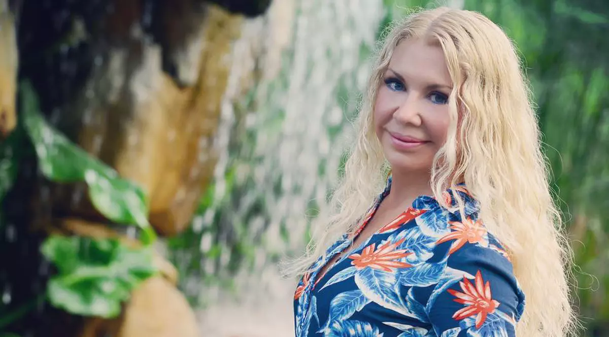 Are 58 de ani și arată spectaculos. Mama lui Dan Bălan a încins atmosfera la malul mării.