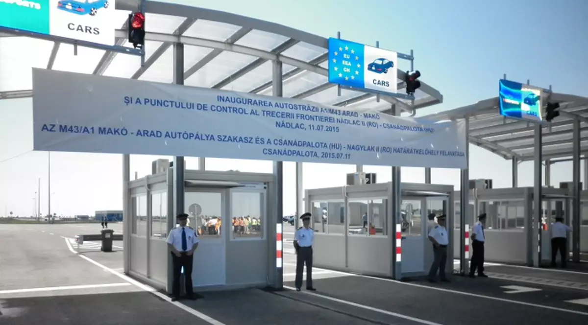 Caz incredibil în Vama Nădlac. Un român, oprit de vameşi după ce i s-a descoperit un mort în maşină