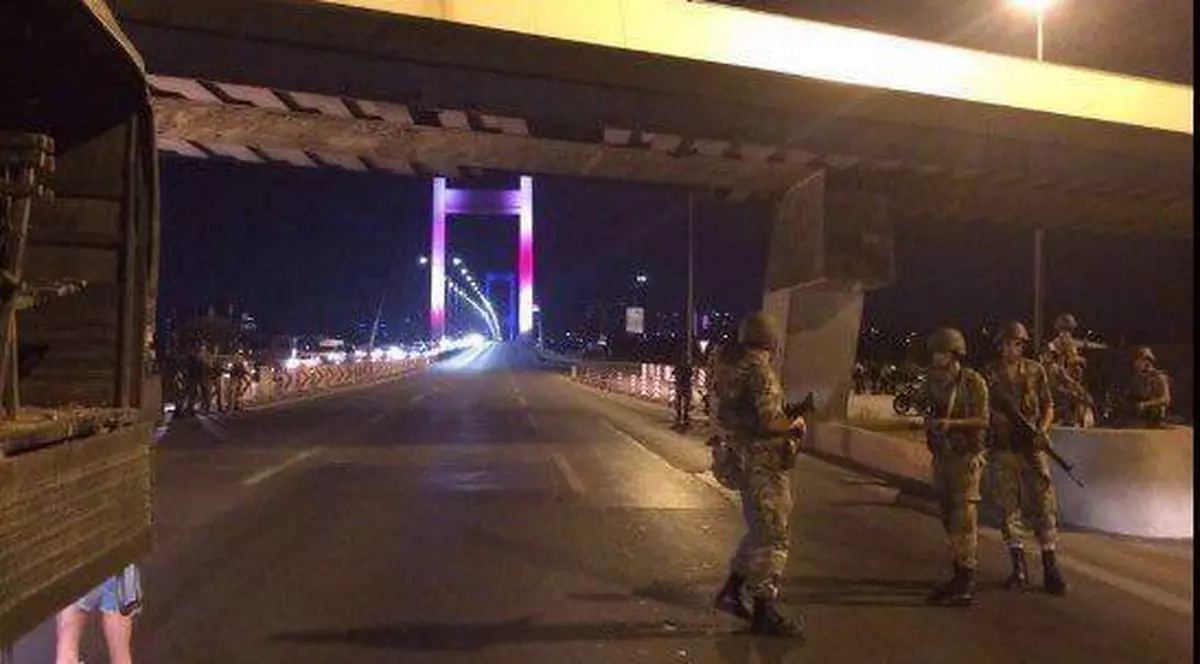 UPDATE. LOVITURĂ DE STAT ÎN TURCIA | Şeful Statului Major al Armatei din Turcia a fost salvat