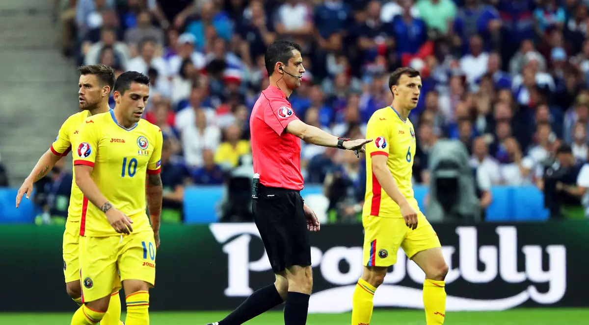 Euro 2016. Killerul României din meciul cu Franța, Viktor Kassai, va arbitra cel mai tare sfert de finală, Germania - Italia
