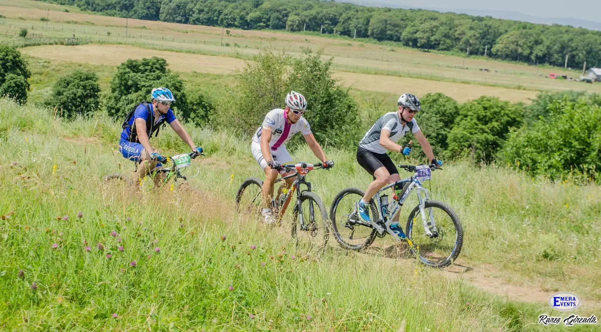 38 de curse pline adrenalină la concursul Livada cu Cireși. A cincea competiție din calendarul Riders Club a oferit o experiență frumoasă participanților / GALERIE FOTO
