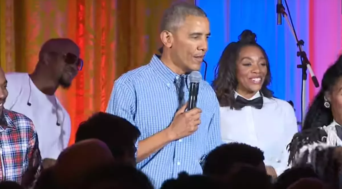 Moment inedit la Casa Albă: Barack Obama i-a cântat "La mulți ani" fiicei sale | VIDEO