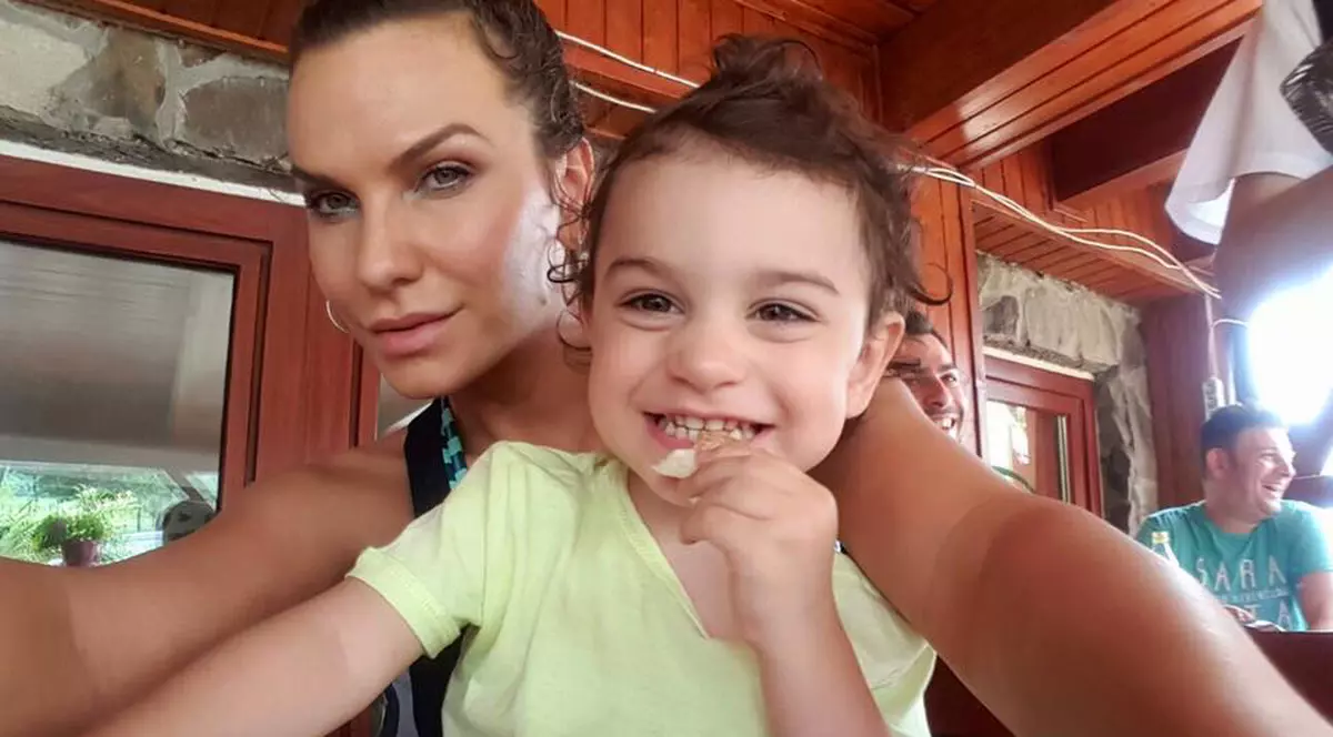 EXCLUSIV/ După el prăpădul! Fiul Annei Lesko a dat iama în ce are ea mai de preț!