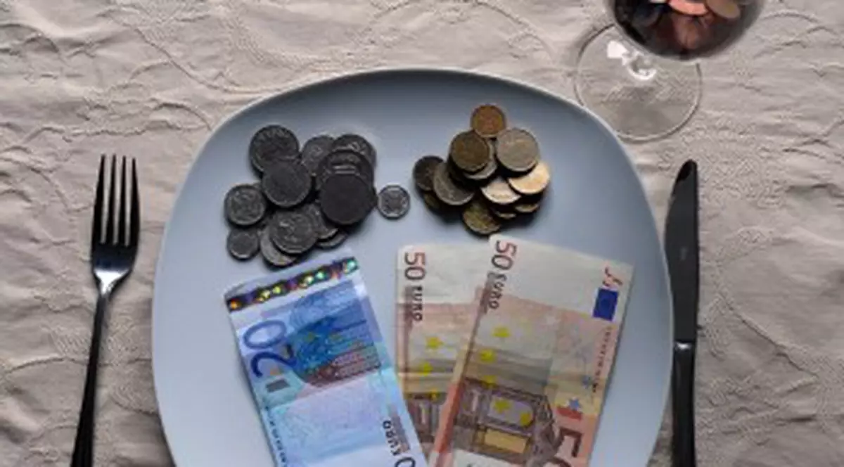 7 greseli din viata de zi cu zi care te fac sa pierzi bani