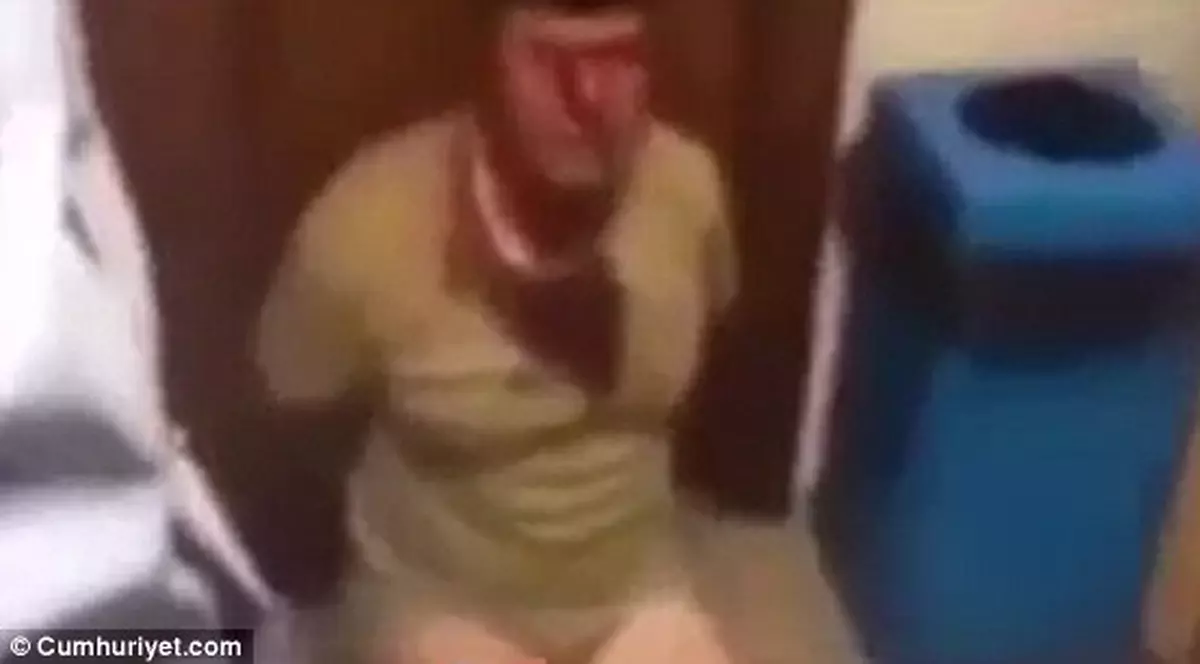 Imagini șocante cu modul în care sunt pedepsiți cei care ar fi participat la lovitura de stat eşuată din Turcia| VIDEO