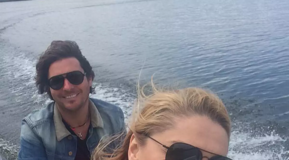 Cristina Cioran, ultimatum pentru iubit: "Iubitule, avem naşi, nu mai ai nicio scuză!"