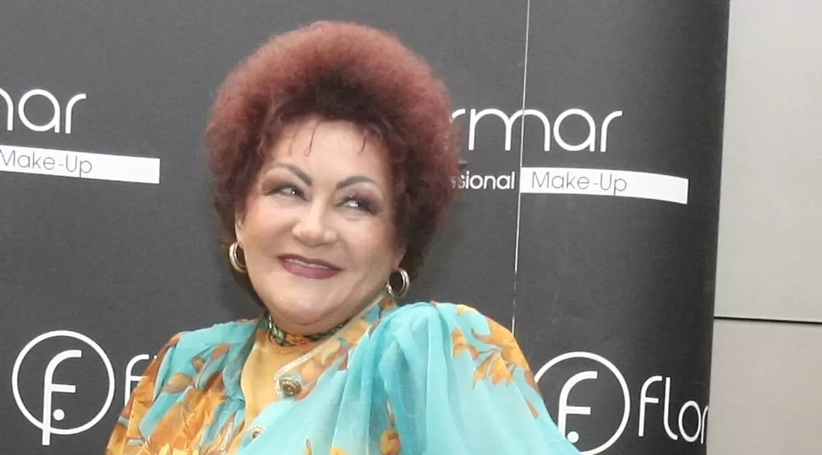 EXCLUSIV. Elena Merișoreanu ignoră sfatul medicilor și își riscă sănătatea. Nu poate renunța la tocuri!