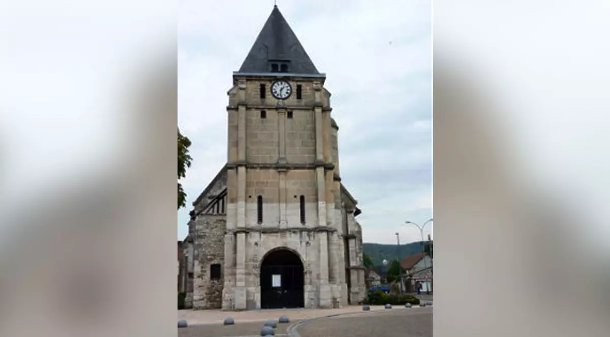 Atac la o biserică din Franța| Teroriștii l-au forțat pe preot să îngenuncheze înainte să-l decapiteze. Mărturiile unei călugărițe