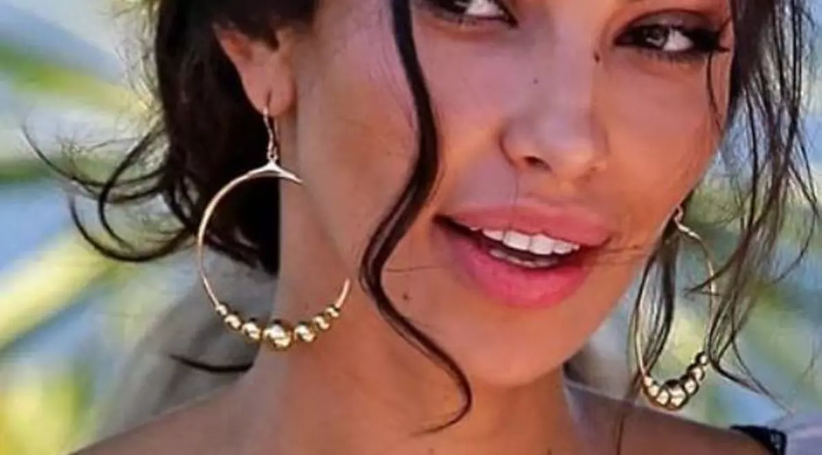 Mădălina Ghenea nu se mai ascunde. Prima poză cu noul ei iubit