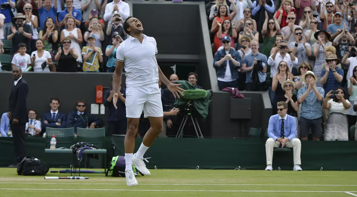 Wimbledon. Încă un meci epic pe iarba londoneză, Tsonga - Isner 19-17 în decisiv! Uraganul Serena, victoria 300 în turneele de Mare Șlem