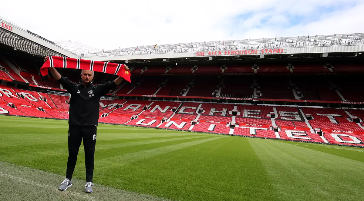 Anglia. Jose Mourinho, prezentat oficial la Manchester United. Portughezul are o nouă poreclă / GALERIE FOTO