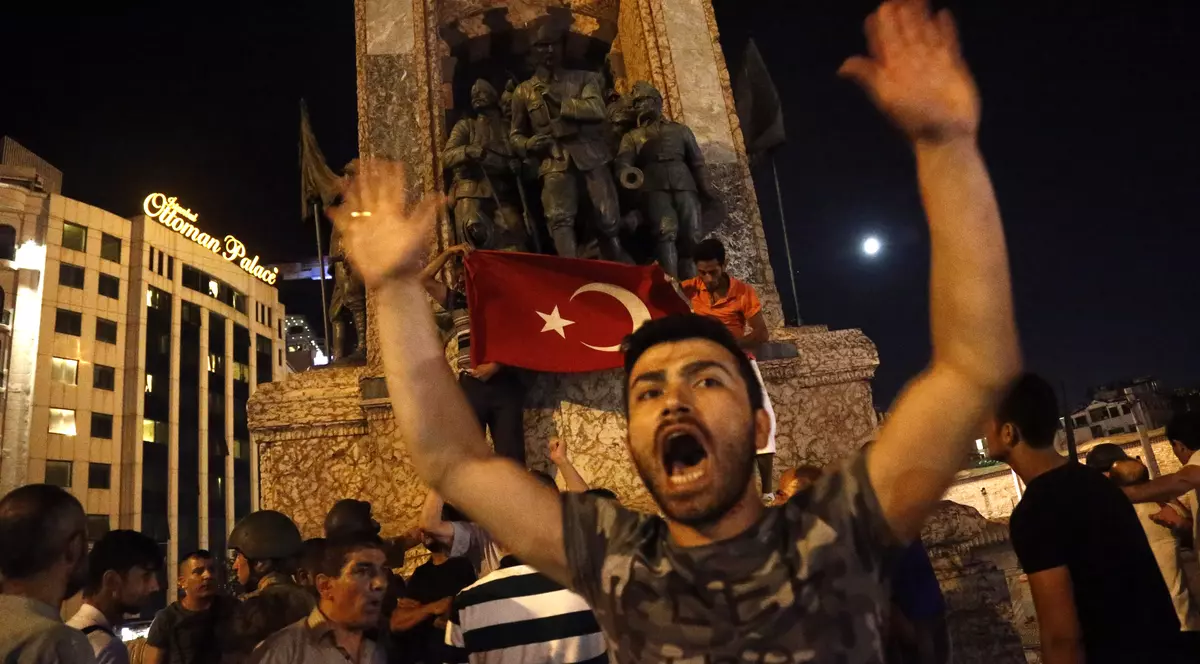 Tentativă de lovitură de stat în Turcia | Celulă de criză la MAE pentru a acorda asistență românilor