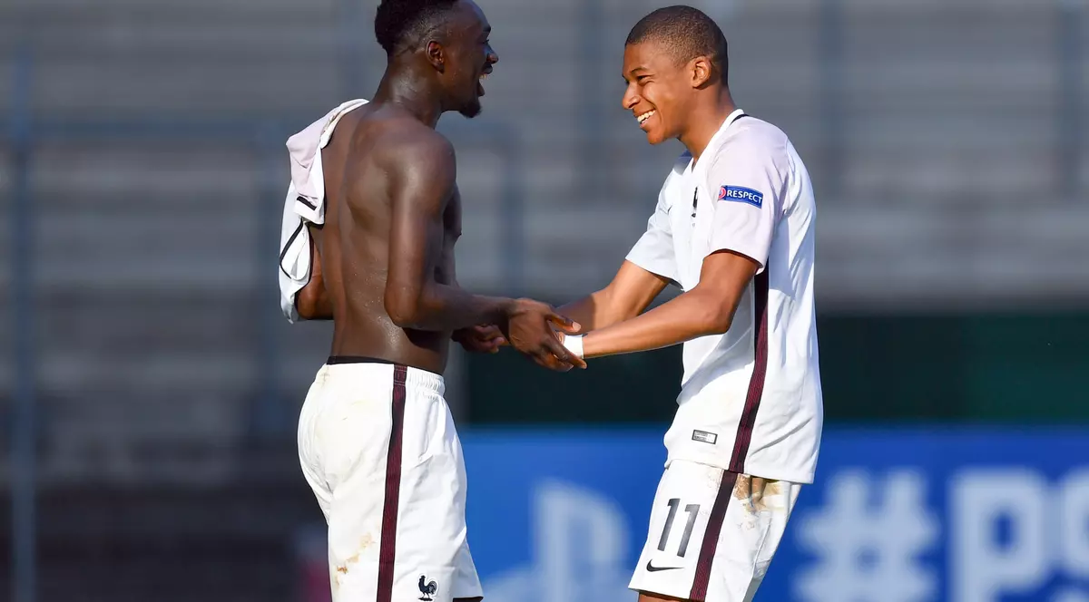 În sfârșit, Franța a câștigat Campionatul European! S-a întâmplat la Under-19: 4-0 cu Italia, în finală!